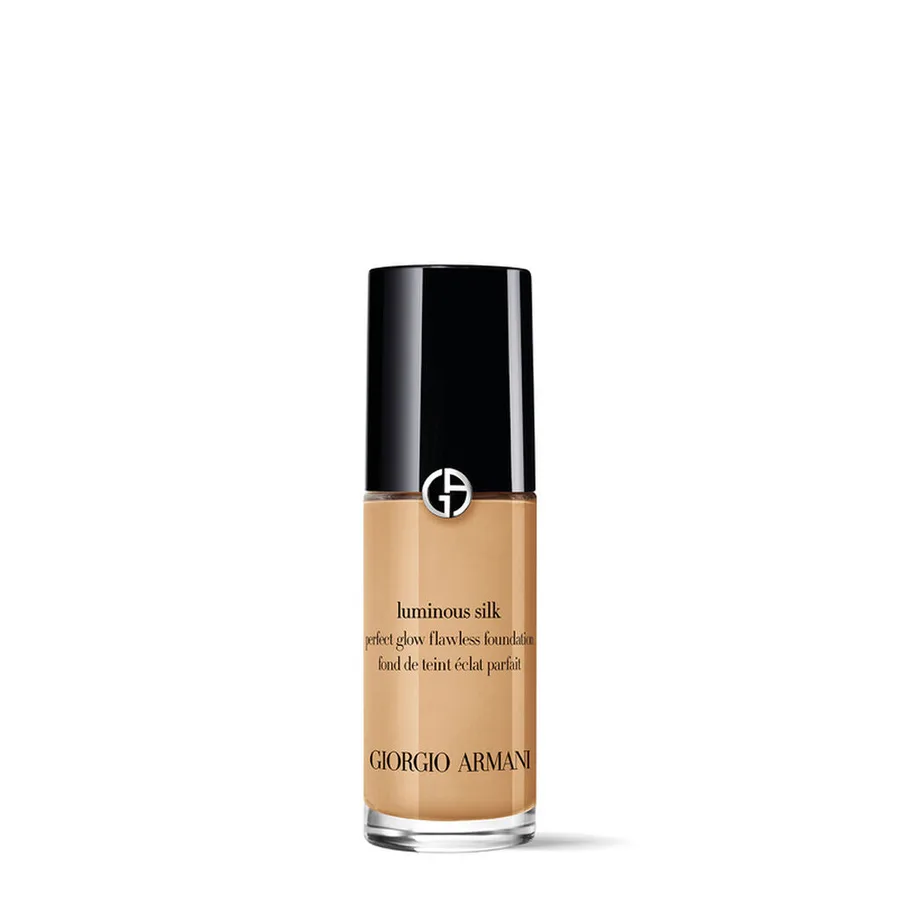 Armani - Base de maquillaje líquida ligera Luminous Silk Foundation